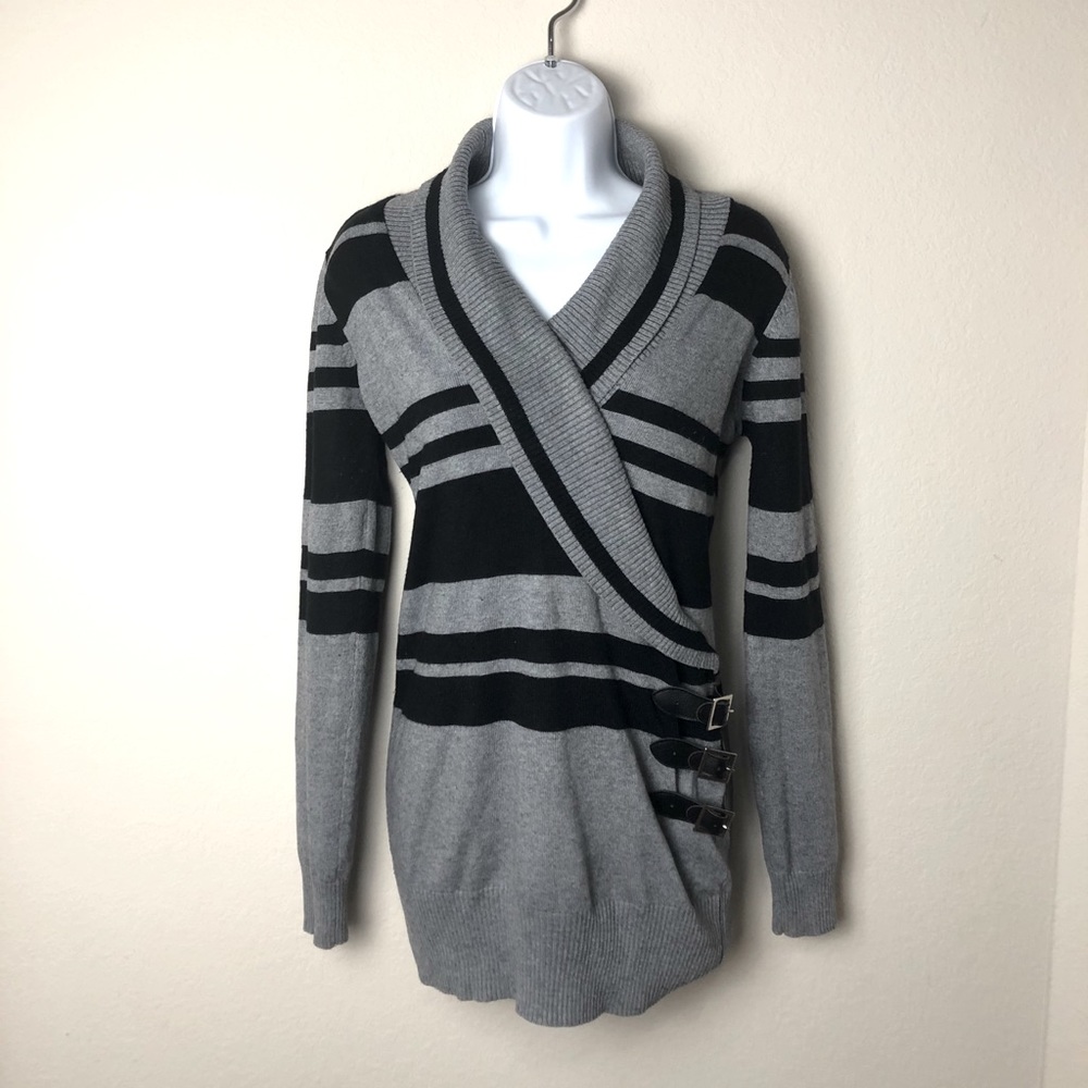 2b Bebe sweater